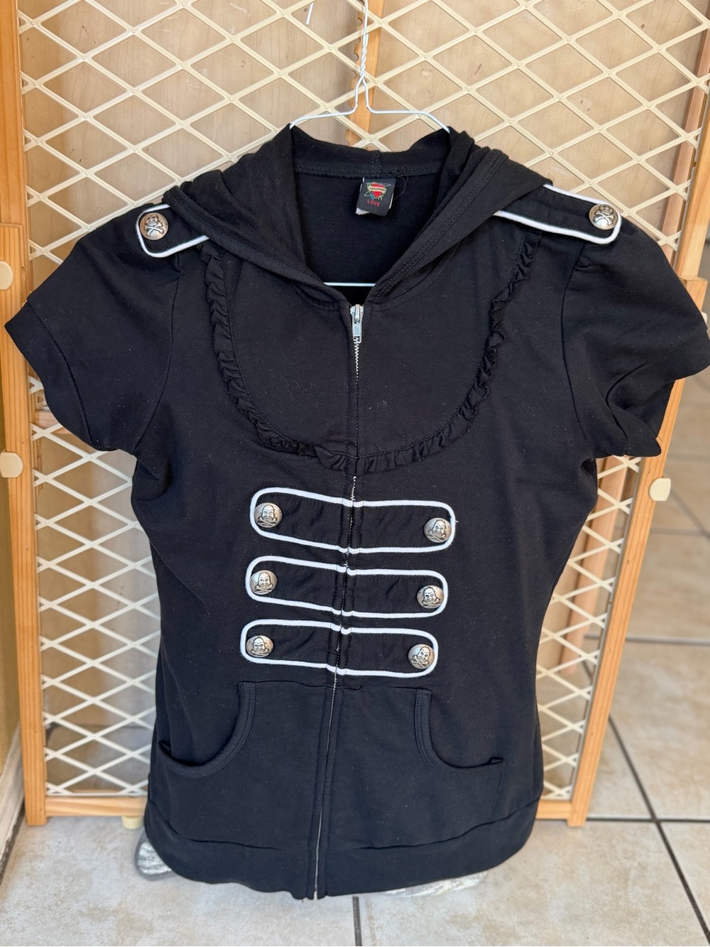 Sweet Love Black Short-Sleeve Hooded Zip Top with Decorative Skull Buttons - Picture 3 of 7